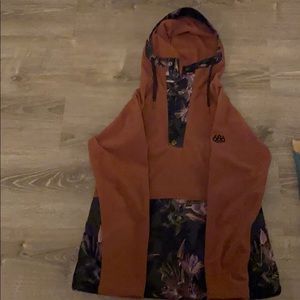 Fleece Pullover by 686